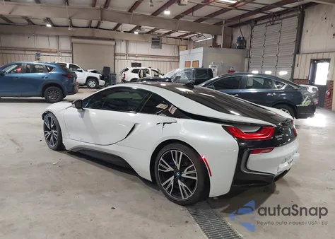 2015 BMW I8 z USA, uszkodzony, nr VIN WBY2Z2C50FV392148